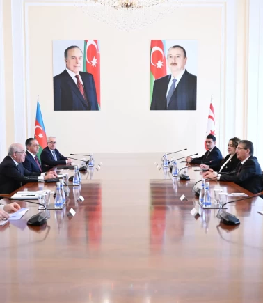 KKTC Başbakanı Üstel, Azerbaycan Başbakanı Asadov'la görüştü