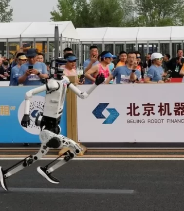 Çin’de robotlar tarih yazdı!