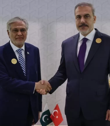 Bakan Fidan, Pakistanlı mevkidaşı Dar ile görüştü