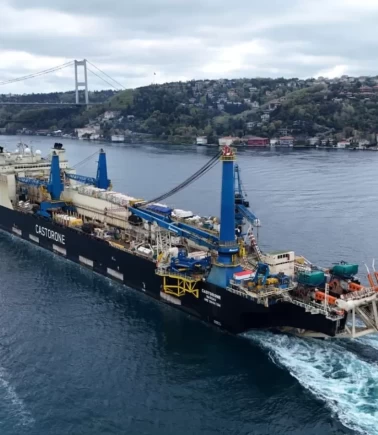 İstanbul Boğazı’nda gemi trafiği durduruldu!