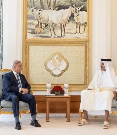 Pakistan Başbakanı Şerif ile Katar Emiri Al-Thani görüştü!