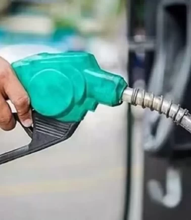 Petrol fiyatları yüzde 5 düştü