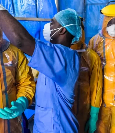 İki ülke Ebola salgını nedeniyle sınırını kapattı