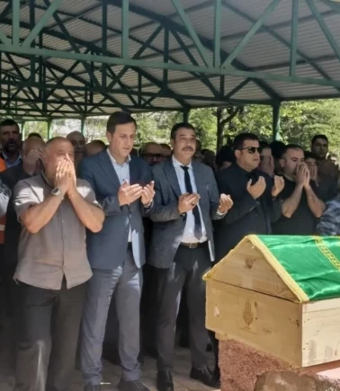 Vagonlar arasında kalan işçi hayatını kaybetti