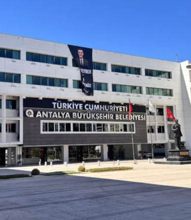 Adliyeye sevk edilen 16 kişiden 2'si tutuklandı