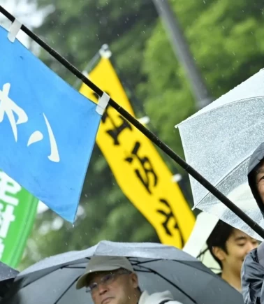 Tokyo sokakları sırılsıklam ama kararlı! 97. May Day mitinginde binlerin sesi yükseldi!