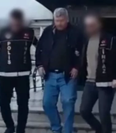 Bursa’da suç makinelerine dev darbe! 45 yıl cezası bulunan katil zanlısı silahıyla yakalandı