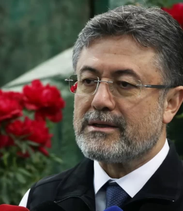 Bakan Yumaklı: Süs bitkilerinde 140 milyon dolarlık gelir sağlanıyor