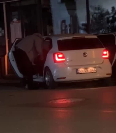 Edirne’de alkol masasında başladı, sokakta kanlı bitti! Bir 'otomobil anahtarı' için arkadaşını hastanelik etti!