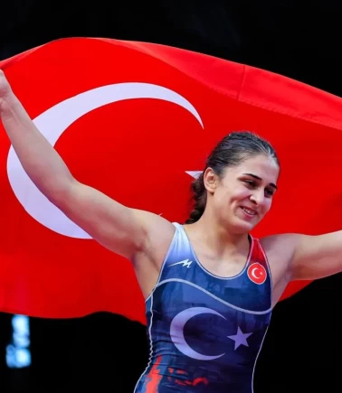 Özdenur Özmez’den tarihi rekor