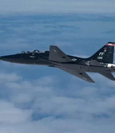 ABD'nin eğitim uçağı düştü! 2 pilot fırlatma koltuğuyla kurtuldu