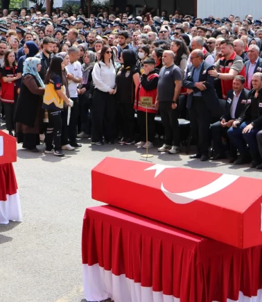 Acı haberler peş peşe geliyor! Şehit polisin cenazesinde fenalaşan adam öldü