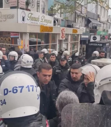 Barbaros Bulvarı'nda izinsiz gösteriye polis müdahalesi