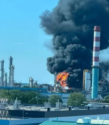 Petrokimya tesisinde büyük patlama!