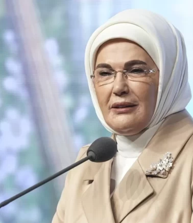 Emine Erdoğan'dan önemli mesaj: 'Aileyi güçlendirmek istikbale yapılan en sağlam yatırımdır'