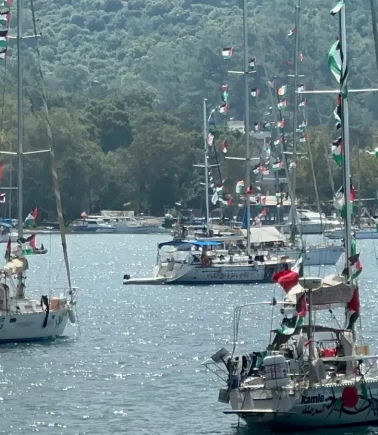 İsrail'in saldırdığı Küresel Sumud Filosu Marmaris'e geldi!