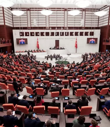 TBMM'nin çalışma süresi uzatıldı!