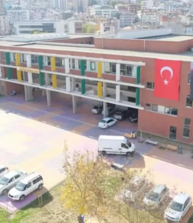 Lisede korkunç olay! Ders sırasında okulun ikinci katından atladı