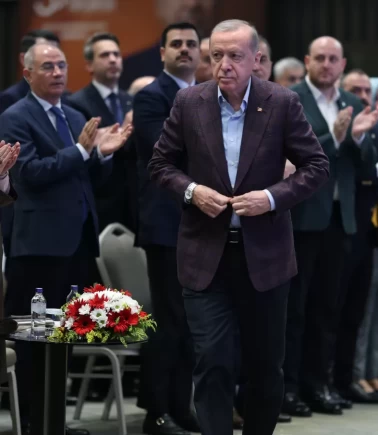Cumhurbaşkanı Erdoğan için hazırlanan 'Efsane Büyük Başkan' şarkısı ilk kez dinletildi
