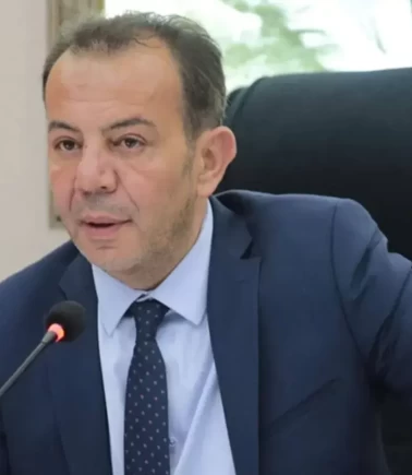 CHP'de Cemil Tugay'ın ardından Tanju Özcan da istifa etti!