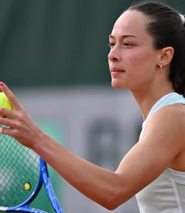 Zeynep Sönmez, Wimbledon'da dünya devini devirip ikinci tura çıktı