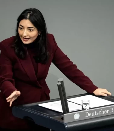 Alman bakanı taşıyan uçak Beyrut’a inemedi!
