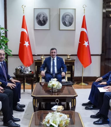 Cevdet Yılmaz, Azerbaycan Büyükelçisi Memmedov’u kabul etti