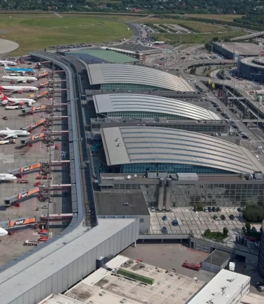 Hamburg Havalimanı’nda alarm! Uçuşlar geçici olarak durduruldu