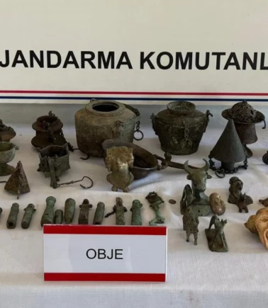 Jandarma baskınıyla ortaya çıktı: Evini resmen müzeye çevirmiş!
