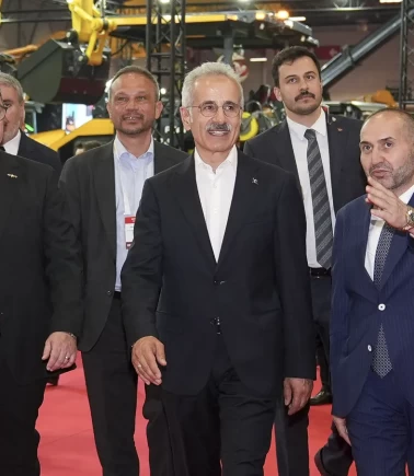 Bakan Uraloğlu’ndan KOMATEK 2026’ya ziyaret