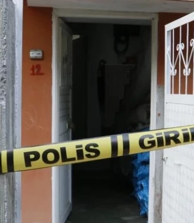 16 yaşındaki kız annesini uykusunda öldürdü!