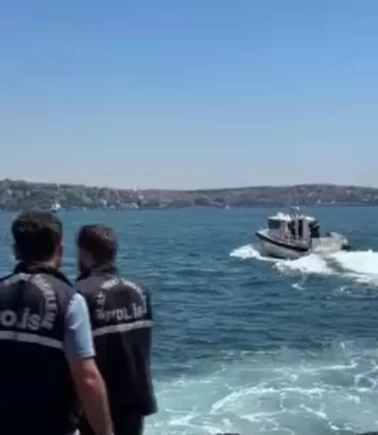Vapurdaki yolcuların dikkati faciayı ortaya çıkardı!
