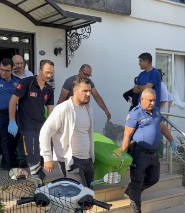 Asansöre sıkışan yaşlı kadından acı haber