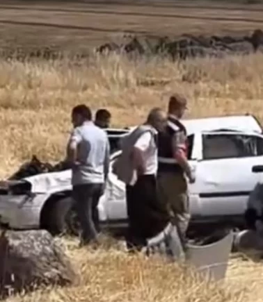 Şarampole yuvarlanan otomobil takla attı