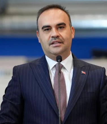 Bakan Kacır'dan TÜBİTAK Fen Lisesi'nin ilk mezunları için tebrik