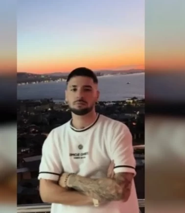 Ünlü rapçi Uzay'a sahnede gözaltı