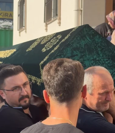 Şef Eren Kaşıkçı son yolculuğuna uğurlandı