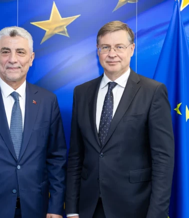 Bakan Bolat, AB Komisyonu Üyesi Dombrovskis ile görüştü