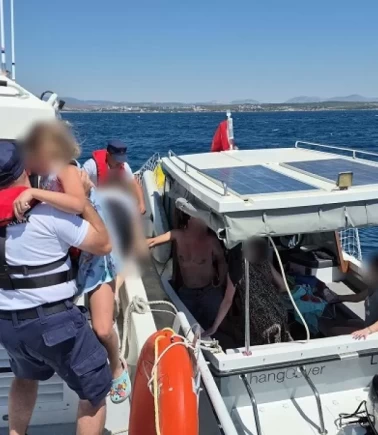 Rahatsızlanan 2 kişi sahil güvenlik tarafından kurtarıldı