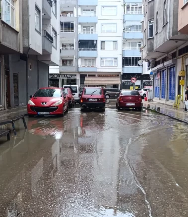 Ordu'da heyelan ulaşımı durdurdu!