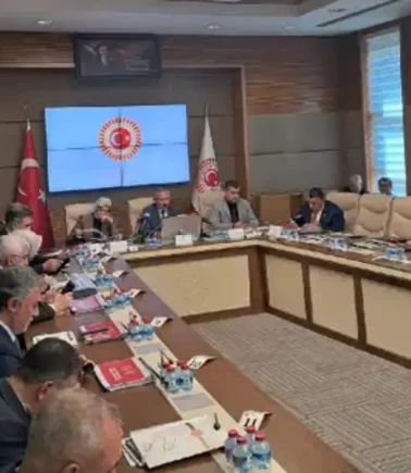 Öğrenciler akıllı telefon yasağı ve tuşlu telefon talep etti