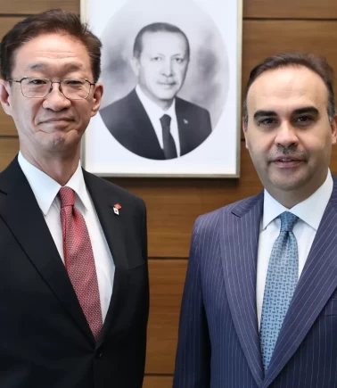 Bakan Kacır'dan diplomasi trafiği: 7 ülkenin büyükelçisini kabul etti