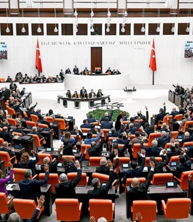 Meclis'te en düşük emekli maaşı zammı mesaisi