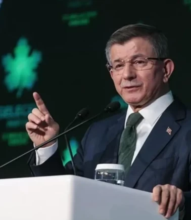Ahmet Davutoğlu siyaseti bıraktığını açıkladı!