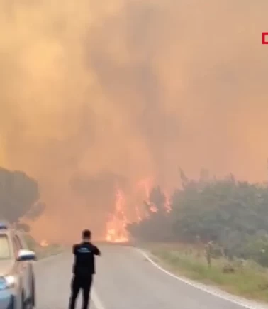 Balıkesir'deki orman yangınında tahliye hazırlığı!