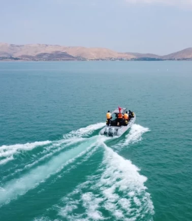 Elazığ'da Hazar Gölü'nün altında tarihi keşif!