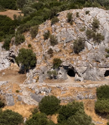 Homeros'un yaşadığına inanılan mağaralar ilgi odağı oldu