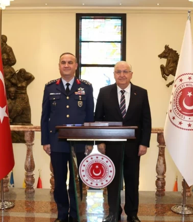 Bakan Güler Hava Kuvvetleri Komutanı Dalkıran'ı kabul etti