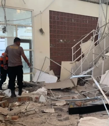 7,7 büyüklüğündeki deprem Endonezya’yı vurdu