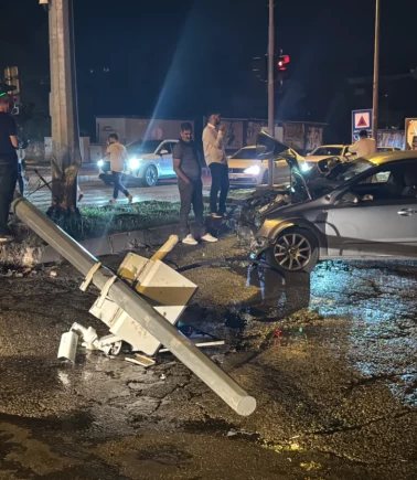 Elazığ'da otomobil ile motosiklet çarpıştı